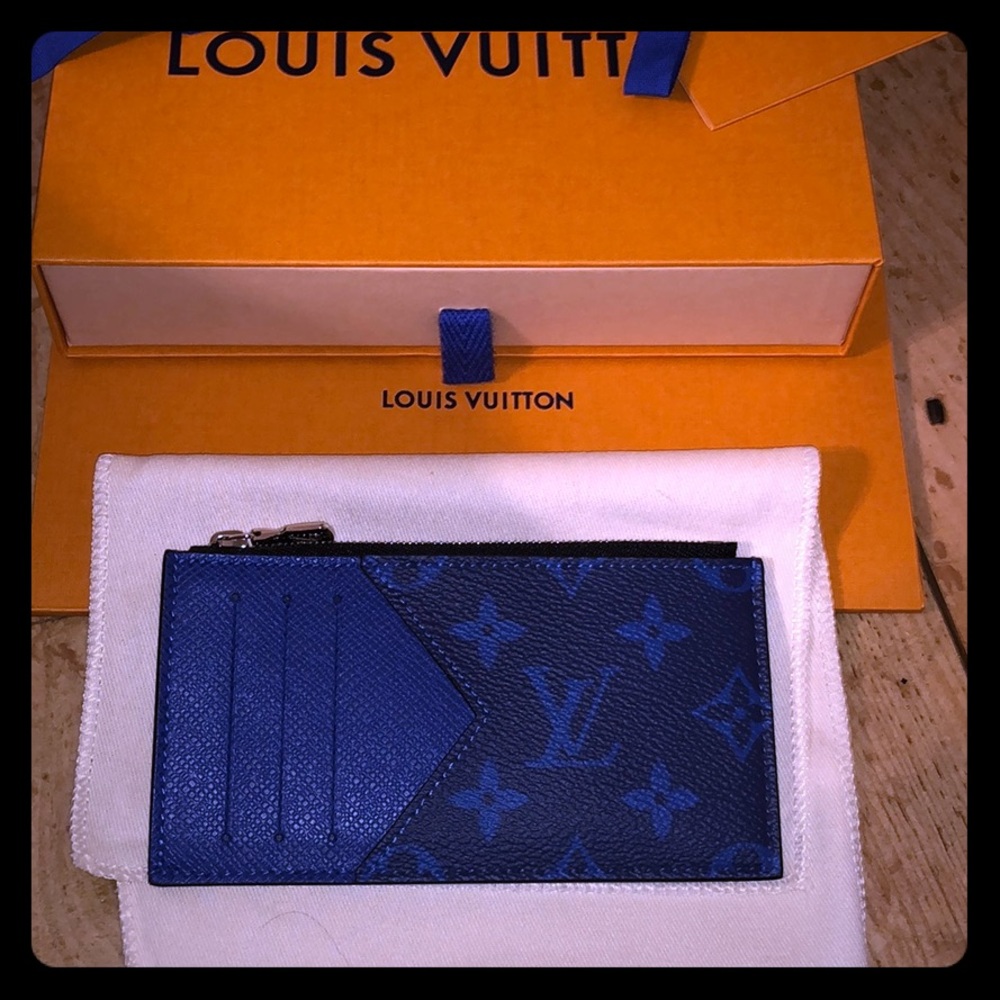 SOLD -LOUIS VUITTON Coin Card Holder 💙